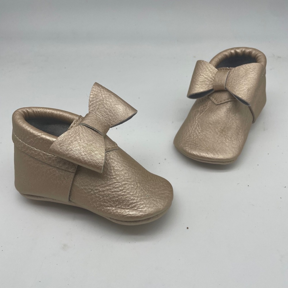 First Steps Baby Girls Gold Metallic Leather Bow Moccasins Size 4 Soft Sole